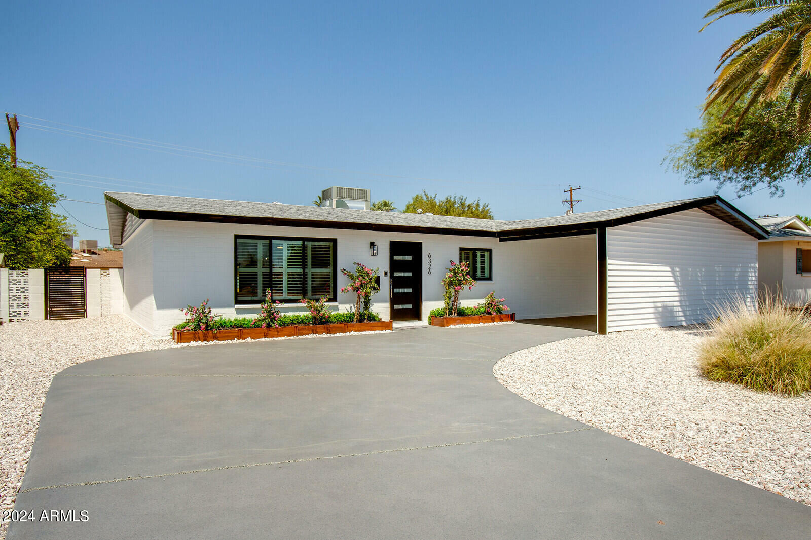 Property Photo: 6326 N 86th Street N AZ 85250