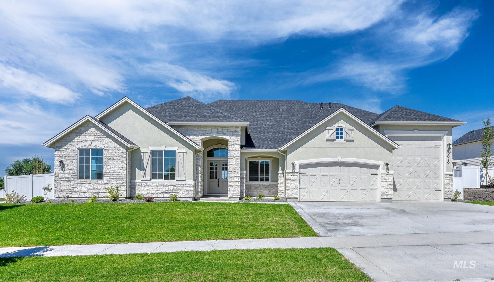 Property Photo:  2919 N Starhaven Ave  ID 83669 