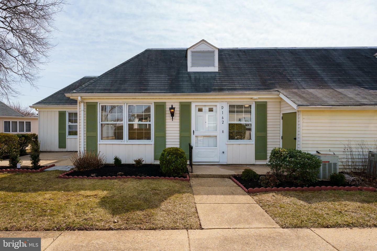 Property Photo:  162 Providence Way D  NJ 08831 