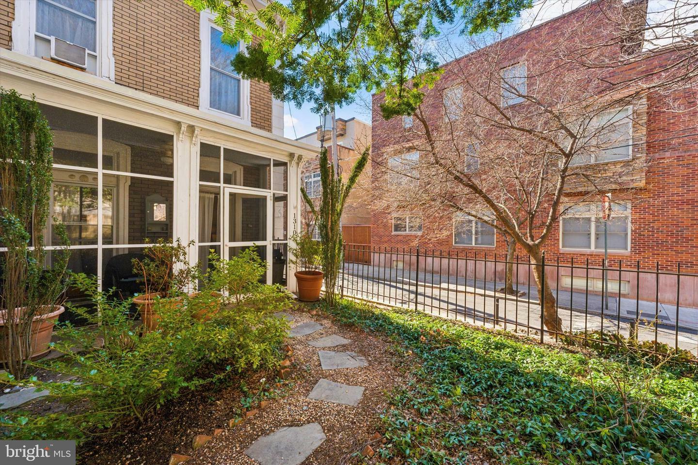 1310 Federal Street  Philadelphia PA 19147 photo