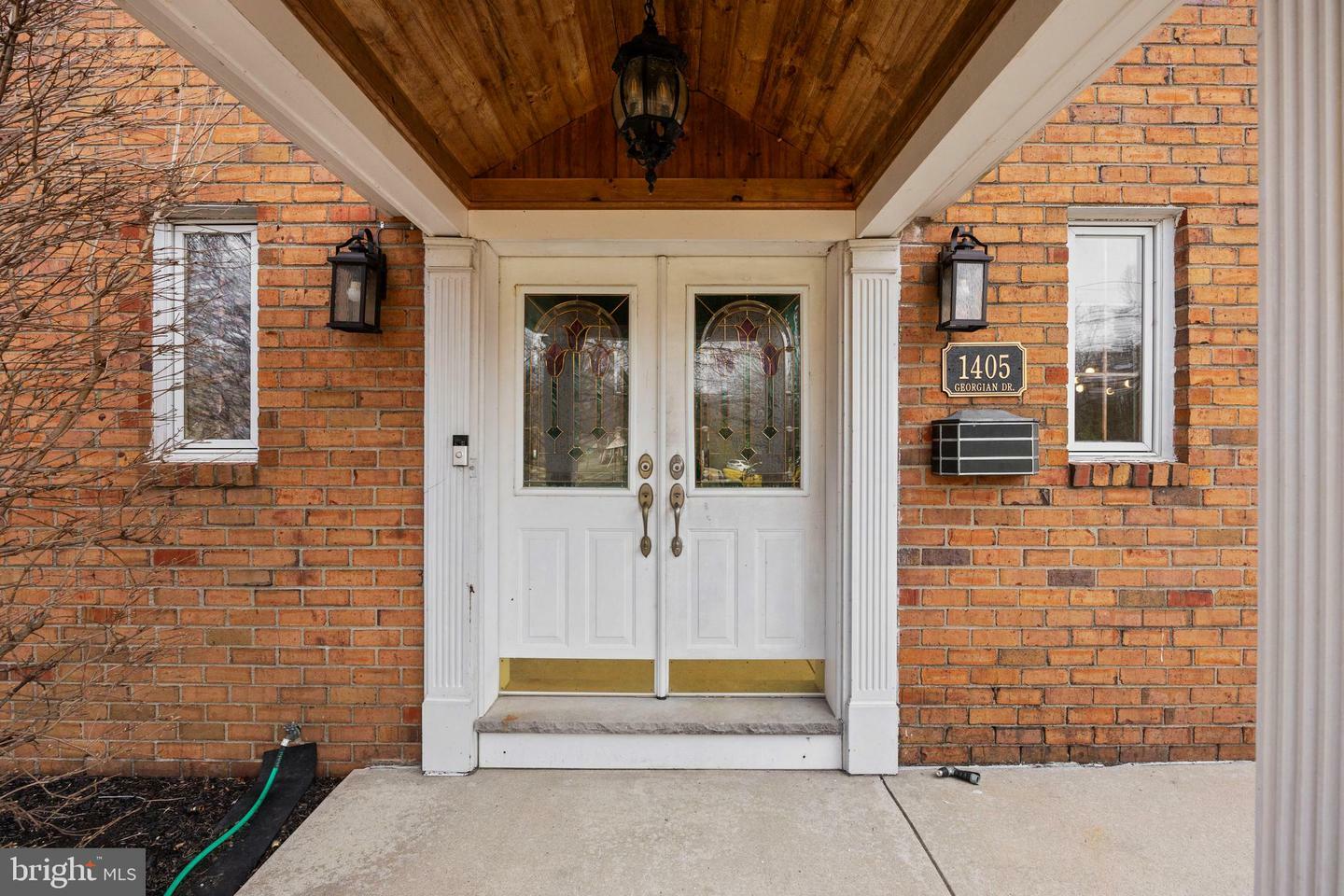 Property Photo: 1405 Georgian Drive NJ 08057