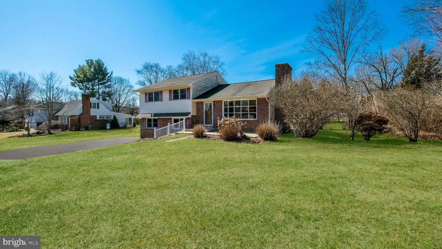 Property Photo:  226 Forrest Drive  PA 18914 