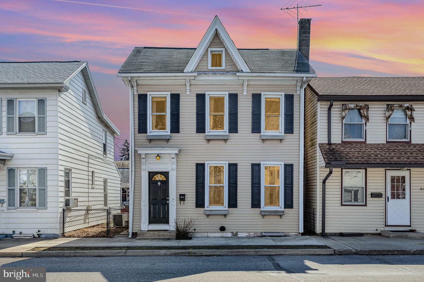 Property Photo: 41 W Simpson Street PA 17055