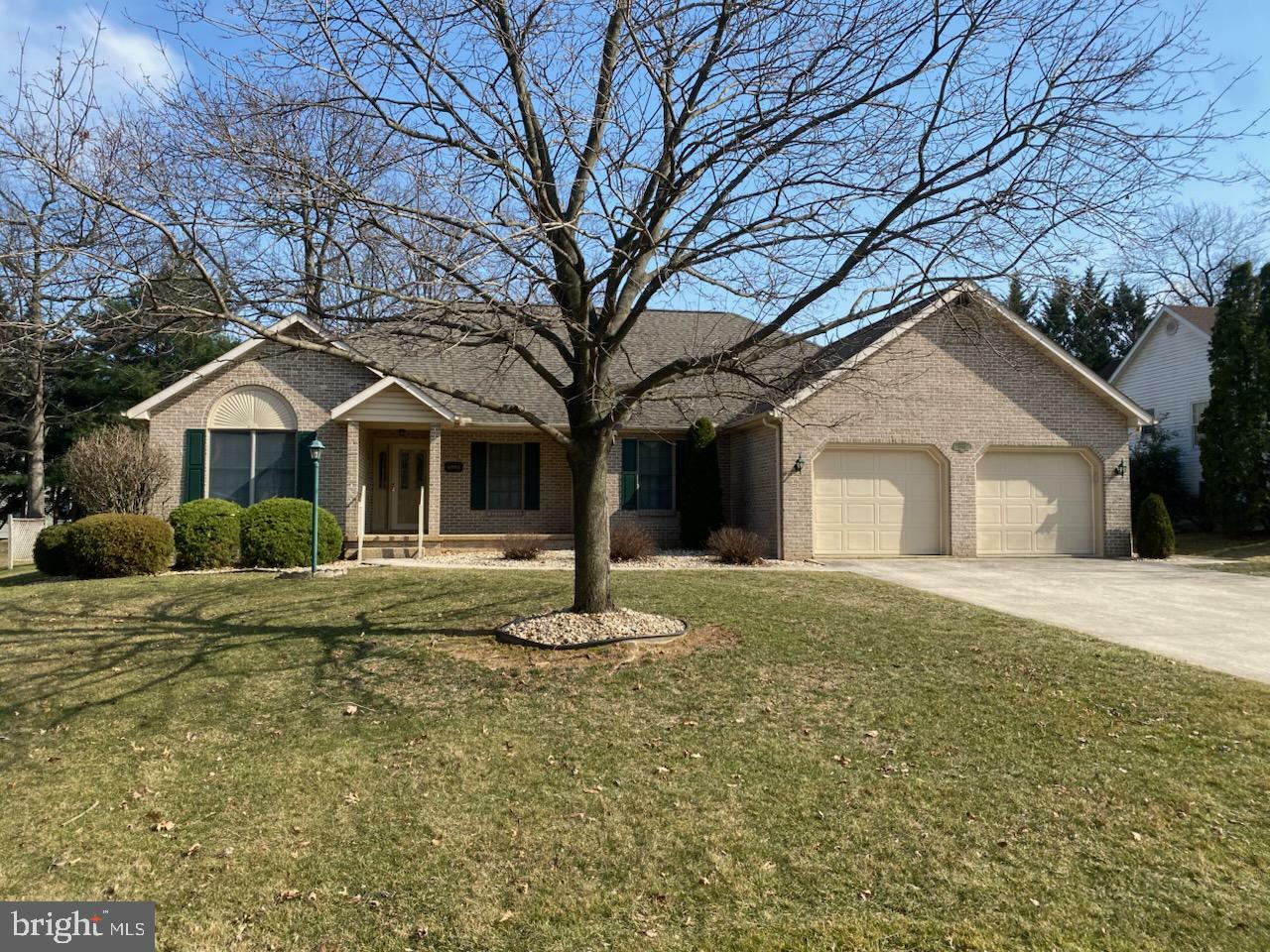 6985 Fairway Drive East  Fayetteville PA 17222 photo