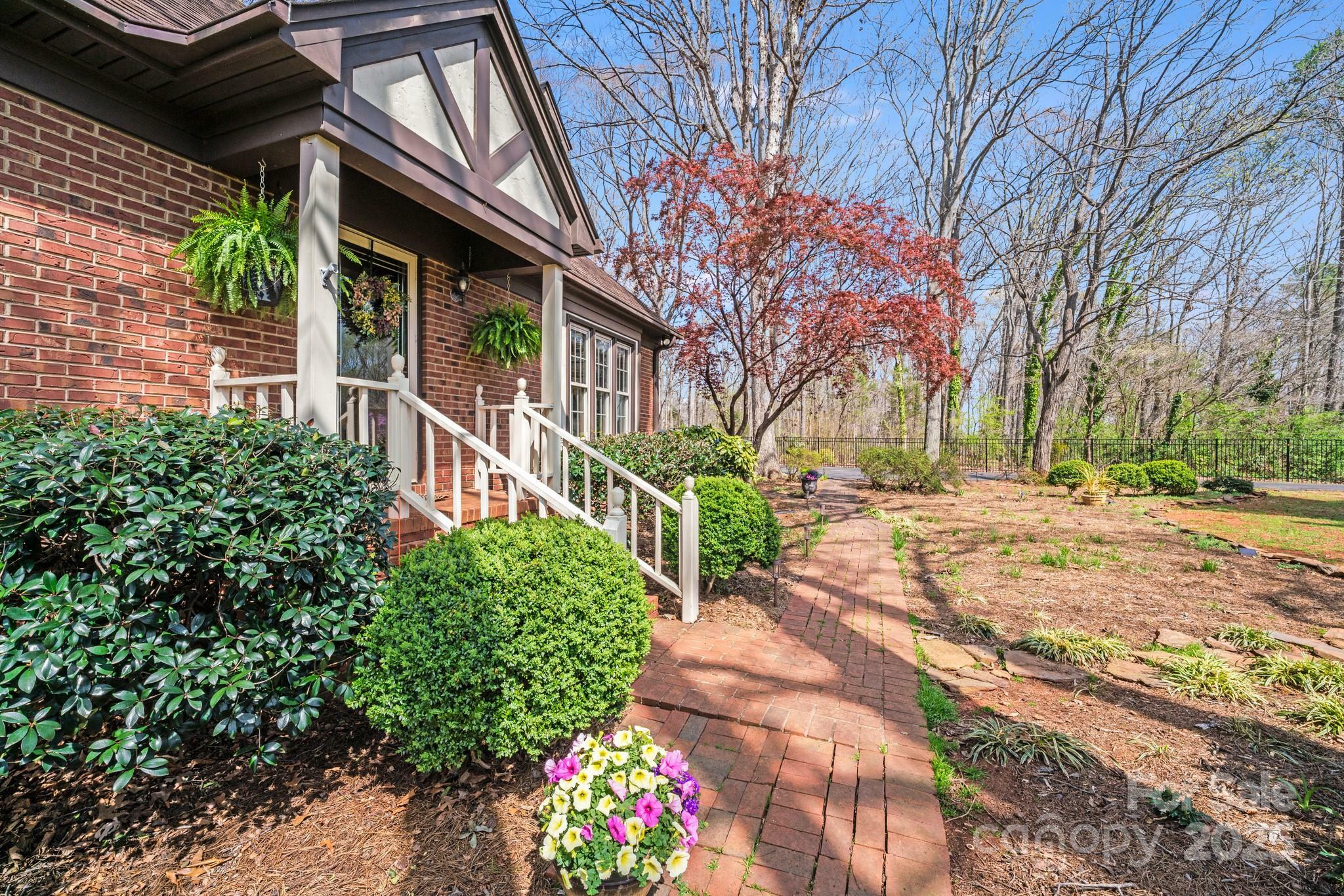 Property Photo: 2324 Chestnut Lane NC 28104