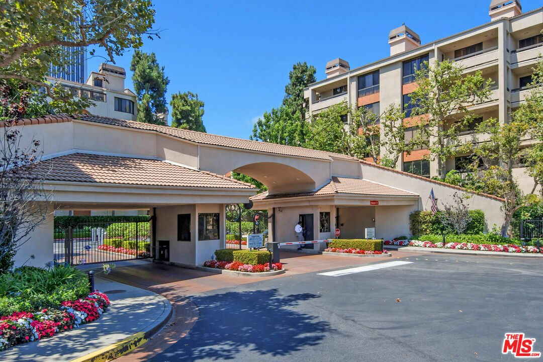 Property Photo: 2131 Century Park Ln CA 90067