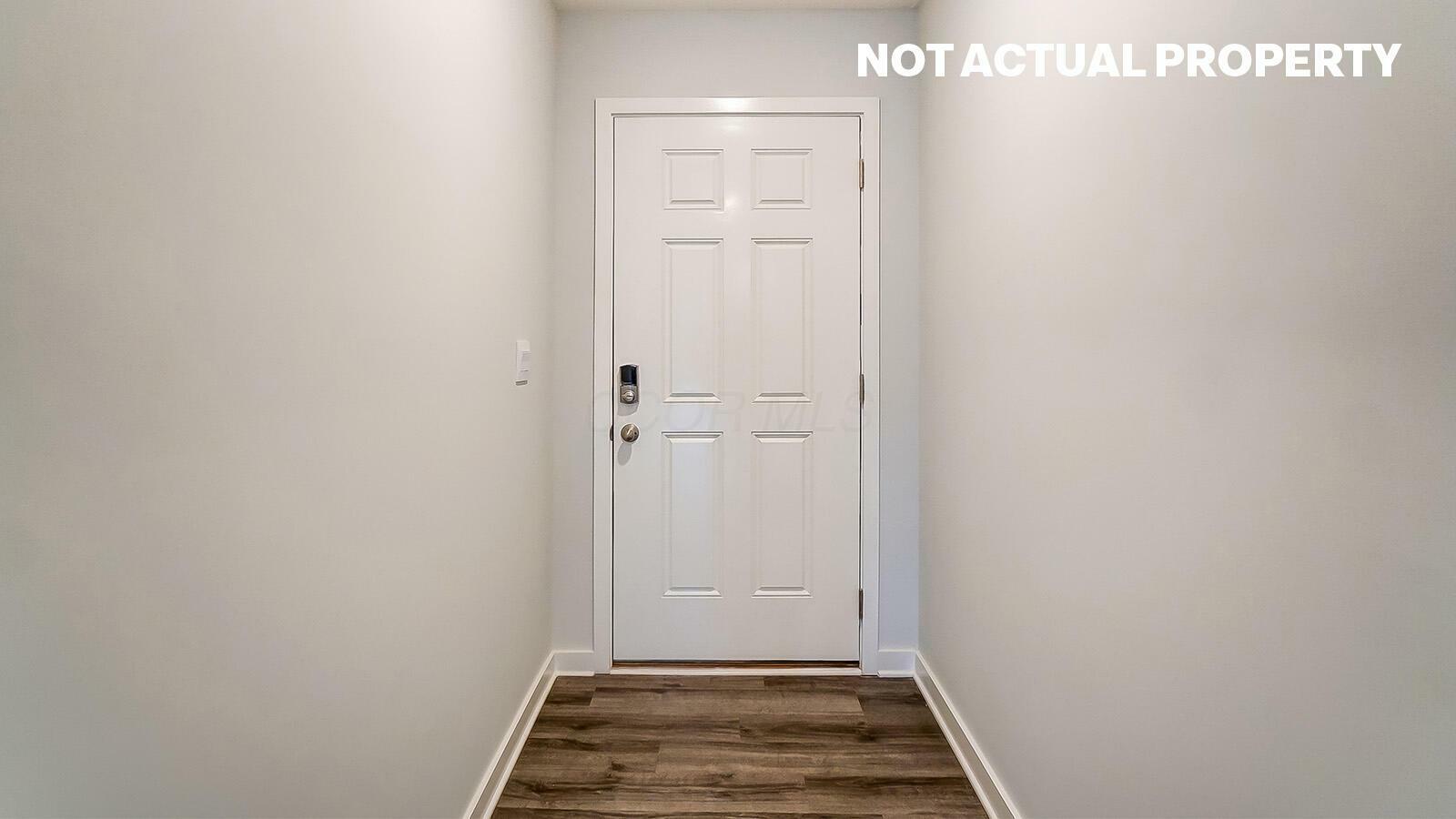 Property Photo: 2220 Overlook Way OH 43055