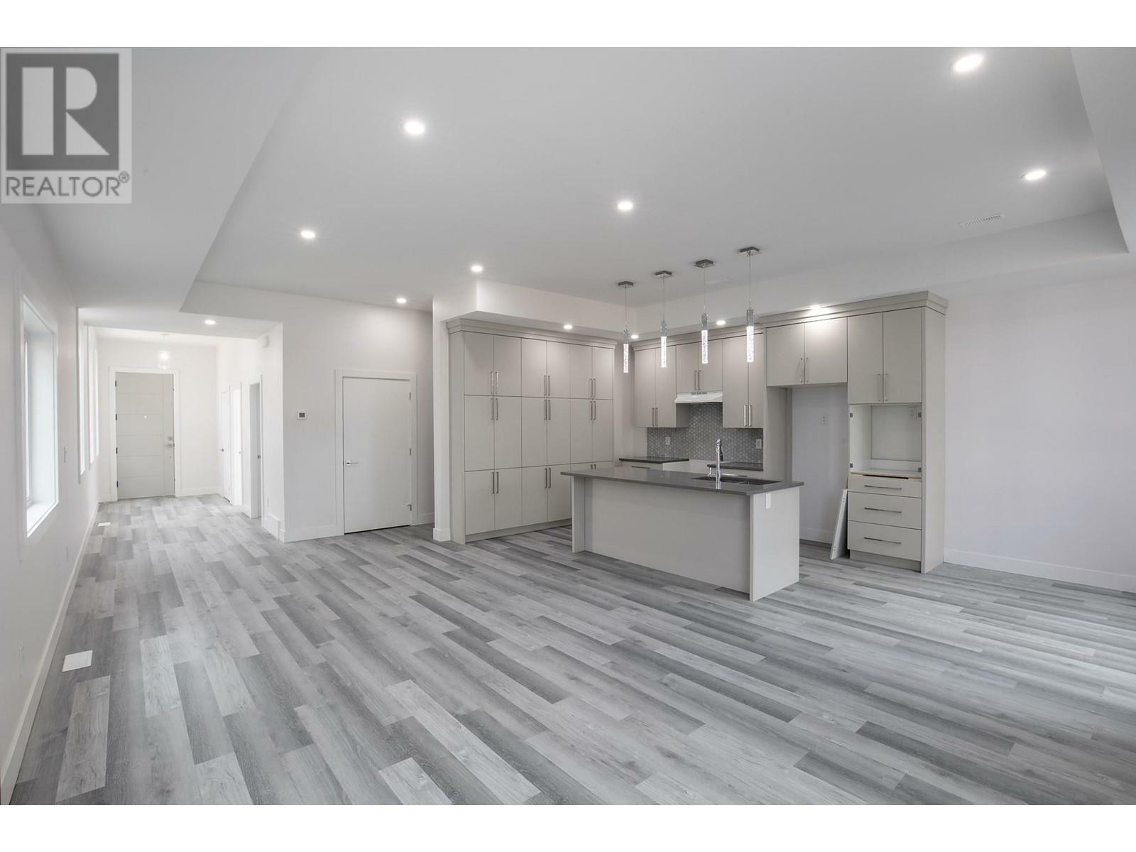 Property Photo: 154 Williams Street BC V2B 3Z6