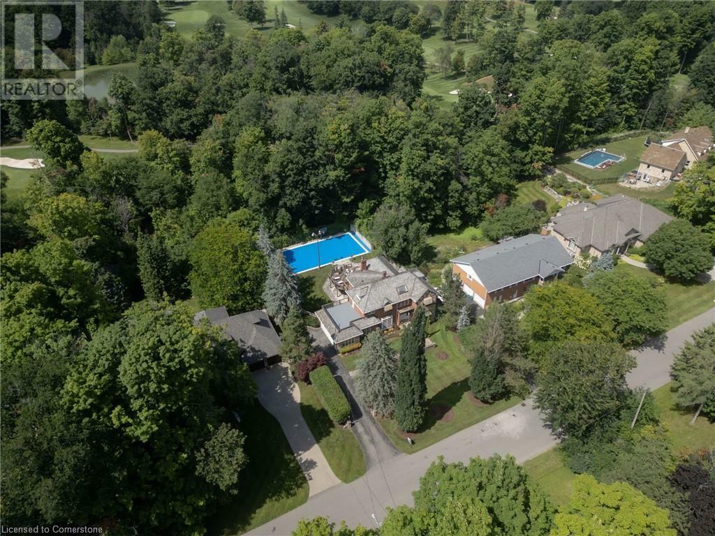 Property Photo: 32 Maple Hill Drive ON N2M 2R8