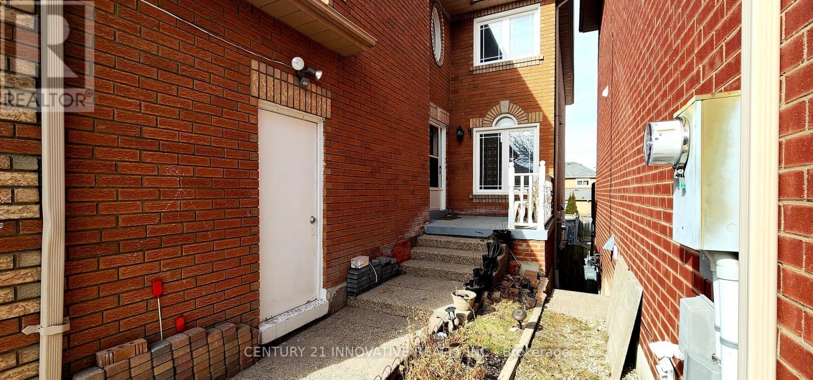 Property Photo: 7 Havenlea Road ON M1X 1S6