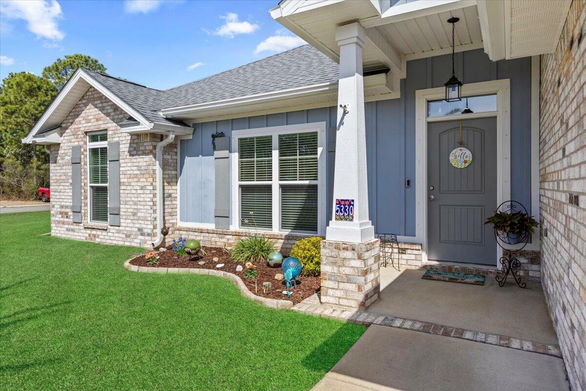 Property Photo: 5330 Longhorn Trail FL 32563