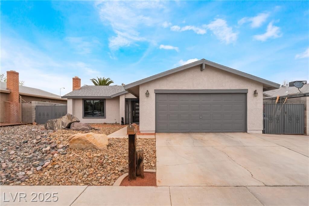 Property Photo: 6594 Casa Linda Drive NV 89103