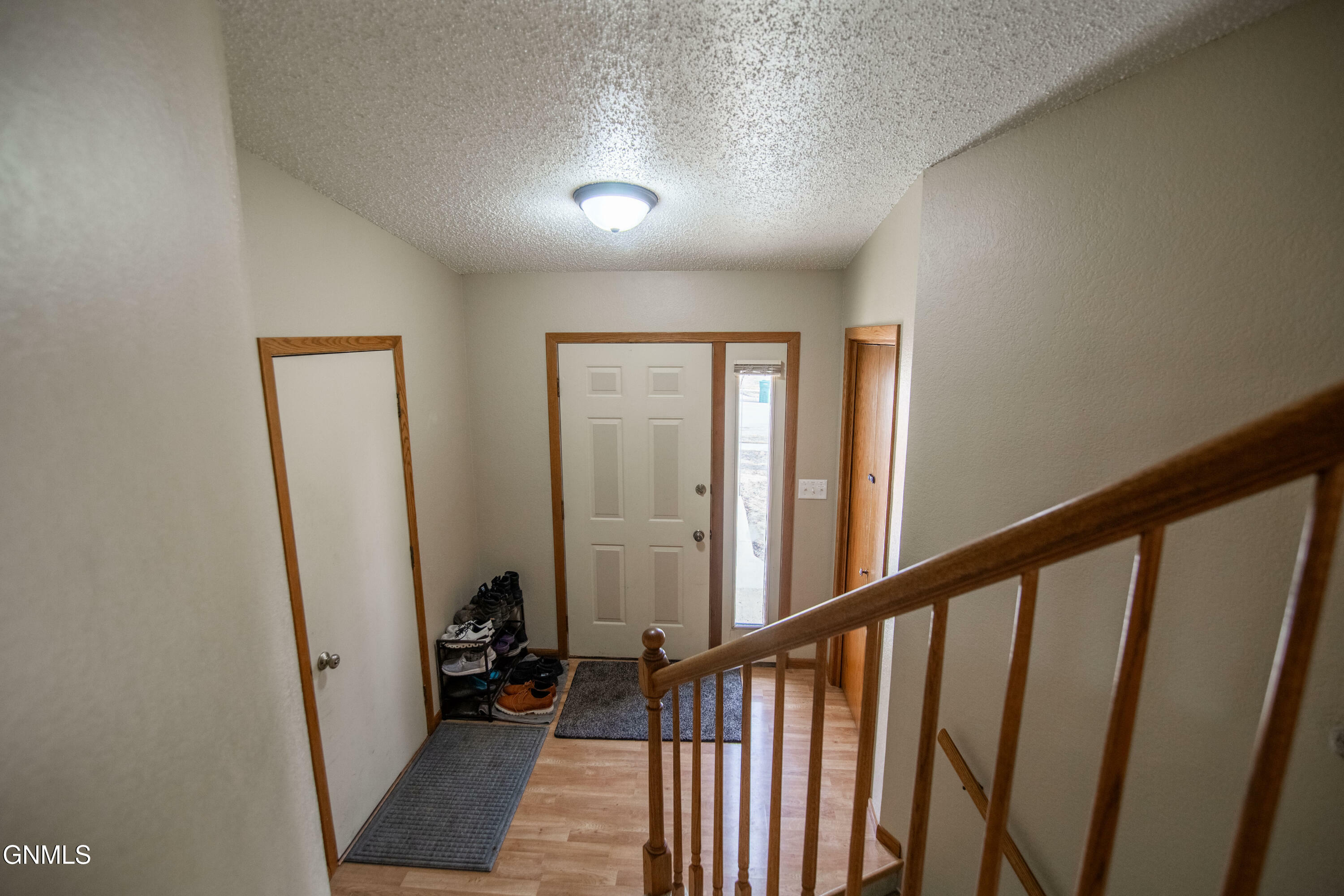 Property Photo:  221 Edmonton Drive E  ND 58503 