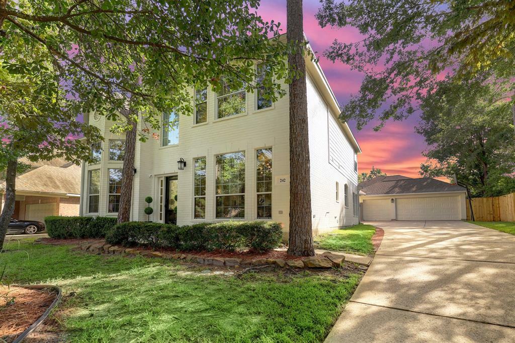 Property Photo: 242 Hazelcrest Drive TX 77382
