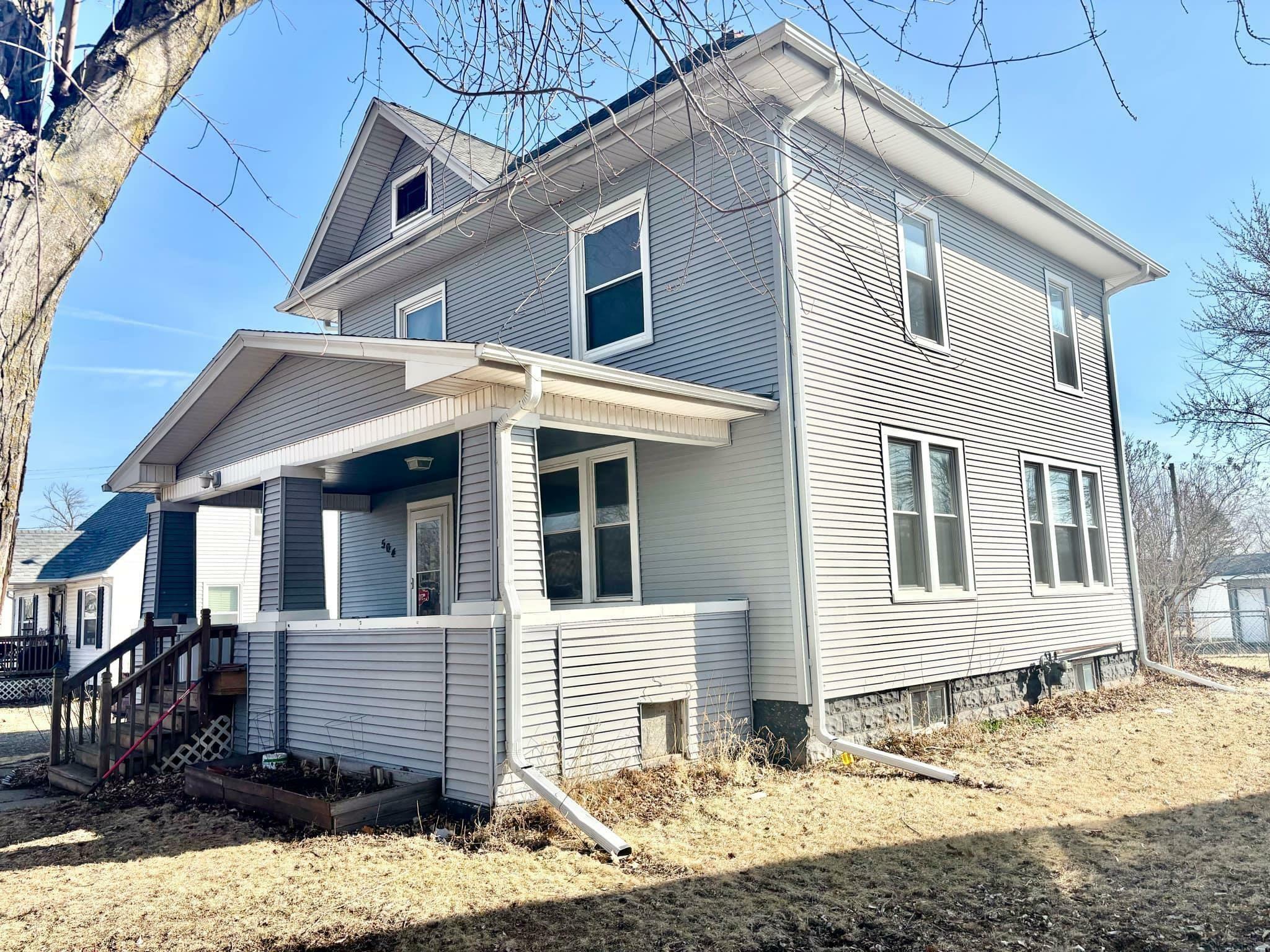 Property Photo:  504 Jefferson Street  IA 52224 