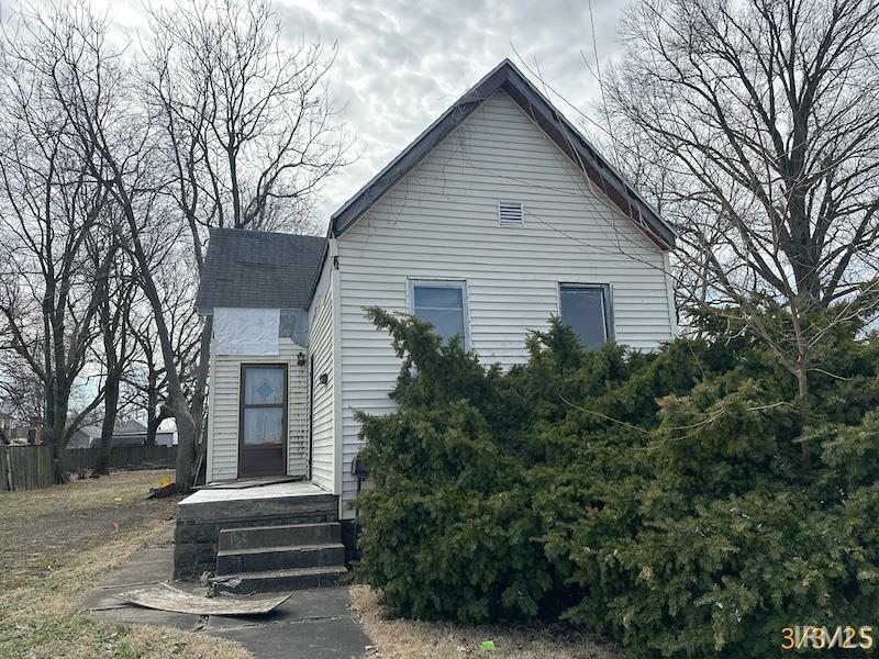 Property Photo:  322 W Tennessee Street  IN 47710 