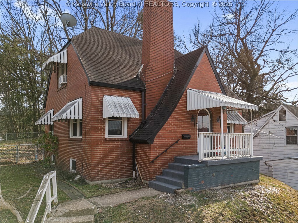 Property Photo:  418 Elm Street  WV 25303 