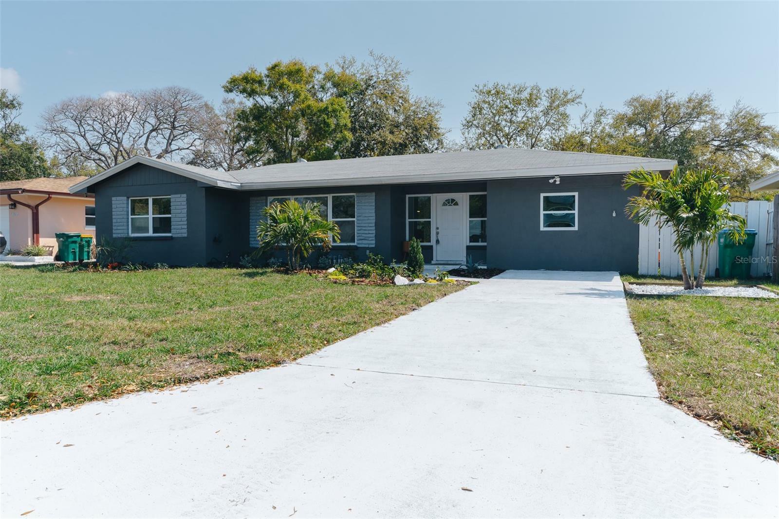 Property Photo:  1605 Crown Street  FL 33755 