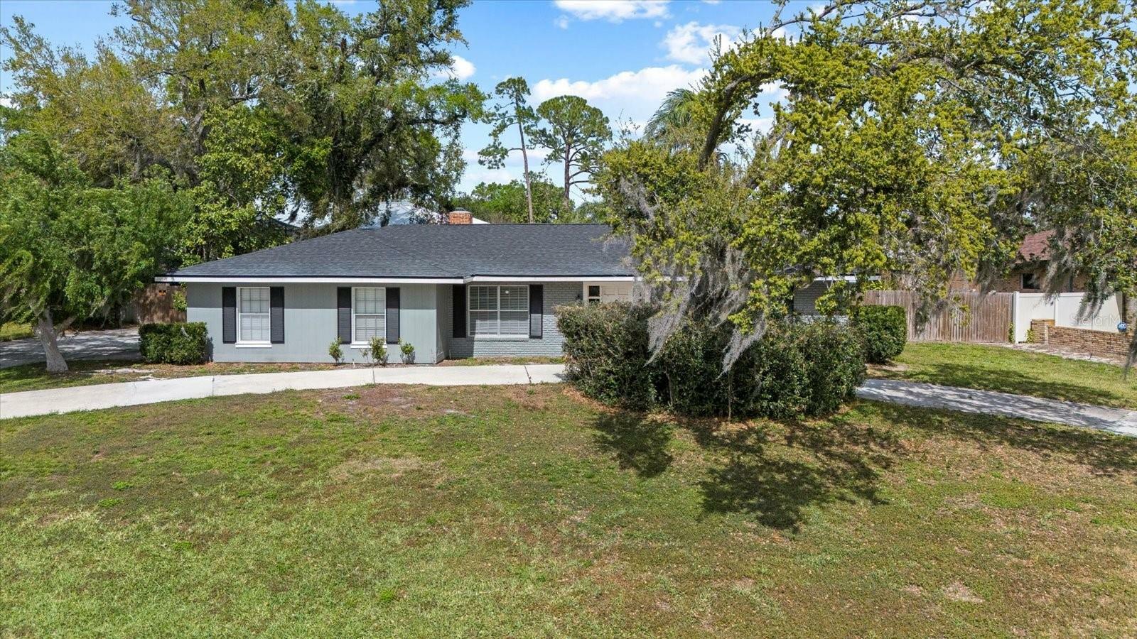 Property Photo:  12 Lake Link Drive  FL 33884 