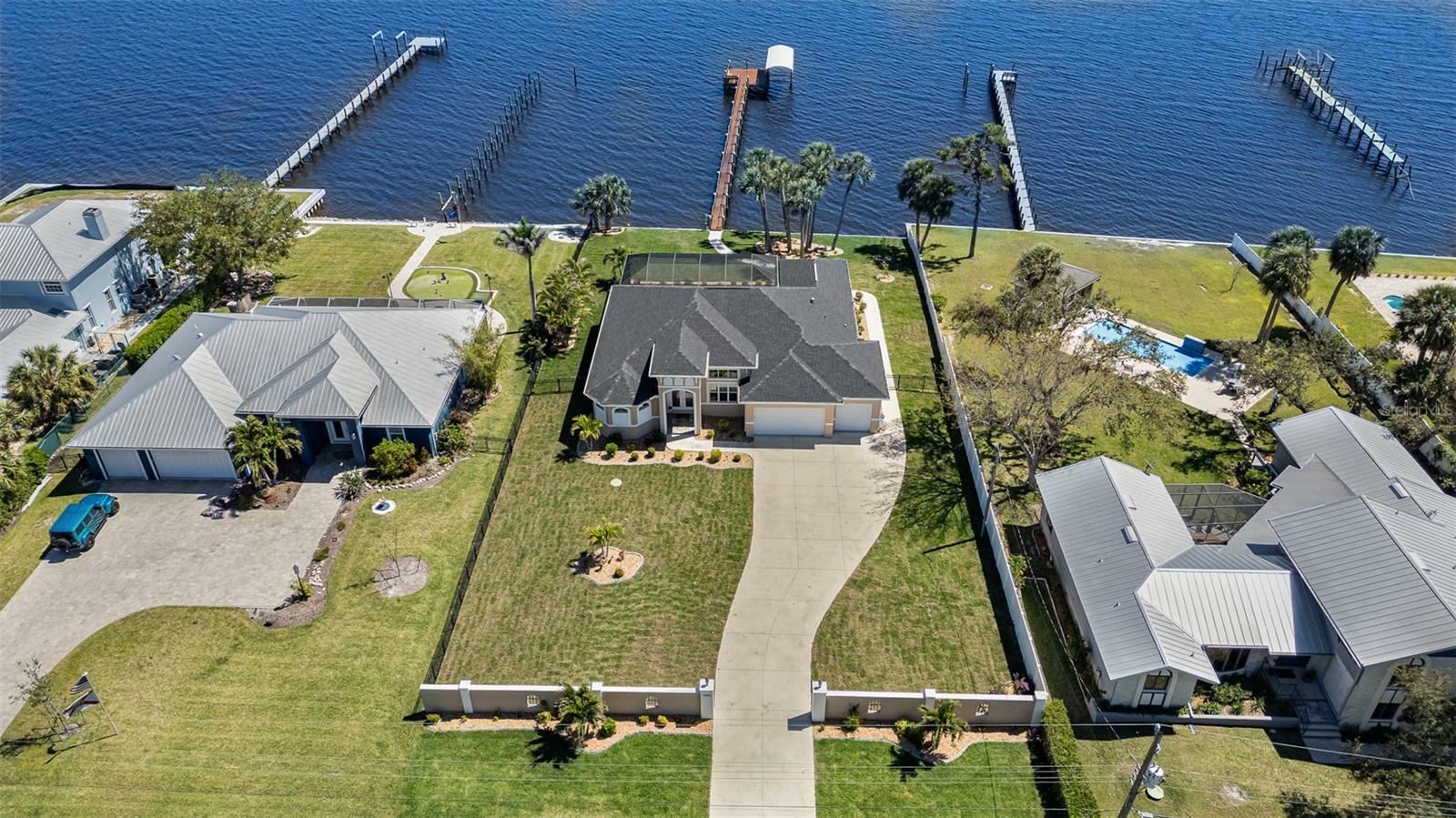 Property Photo: 4450 Northshore Drive FL 33980