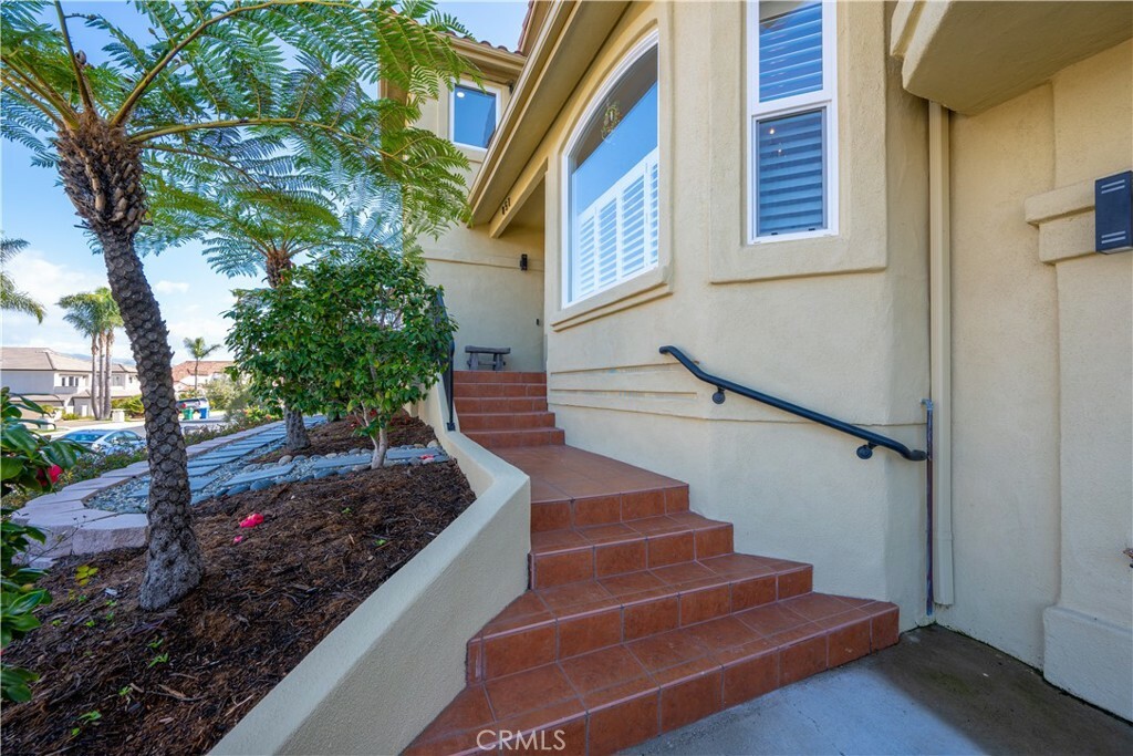 Property Photo:  851 Greystone Place  CA 93401 
