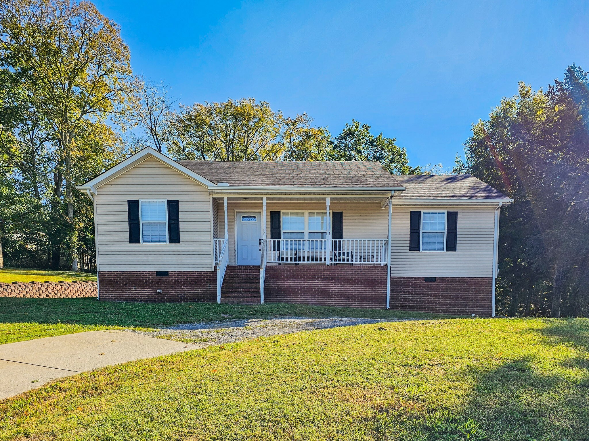 400 Sims Ave  Wartrace TN 37183 photo