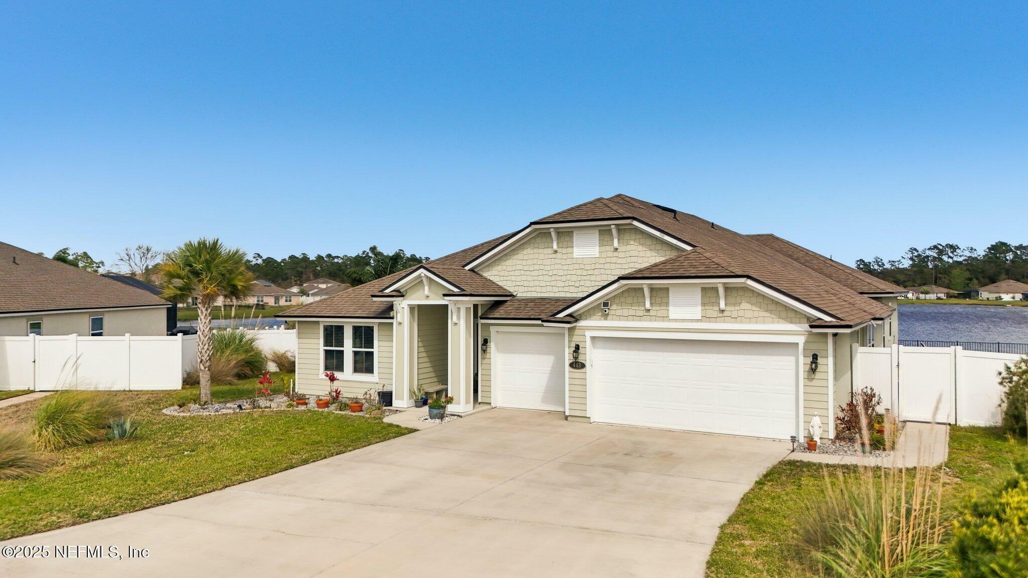 Property Photo: 443 Sweet Mango Trail FL 32086