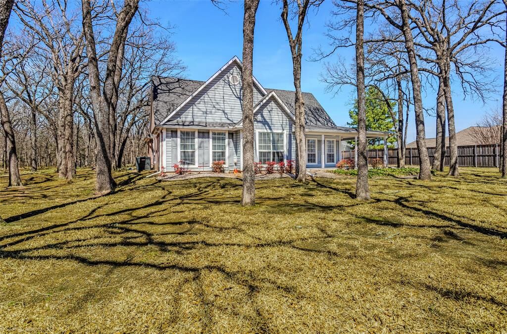 Property Photo: 1079 Oak Hollow Lane TX 75159