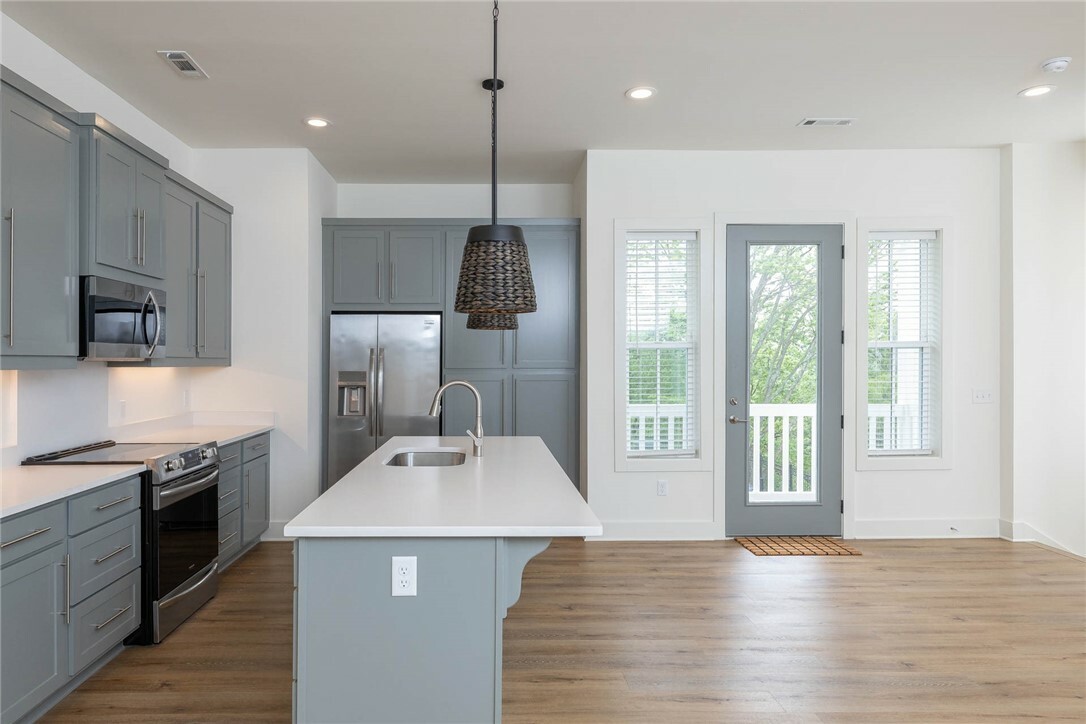 Property Photo: 380 S Hill Avenue AR 72701