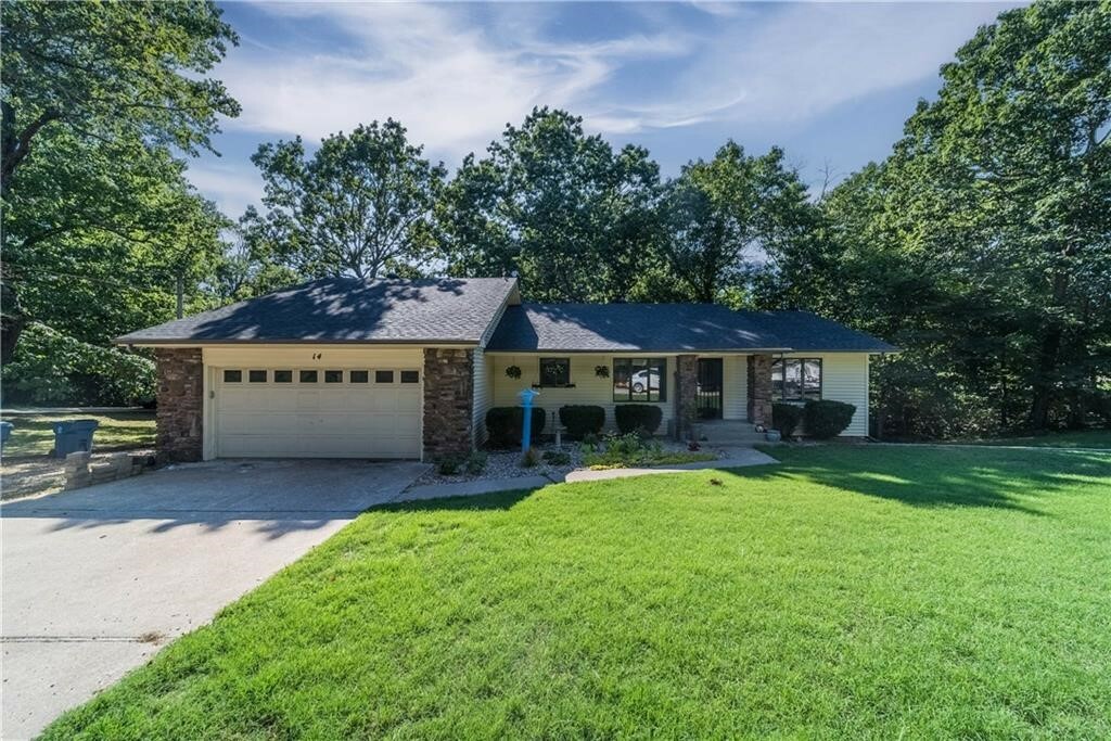 Property Photo: 14 Hollow Way Drive AR 72715