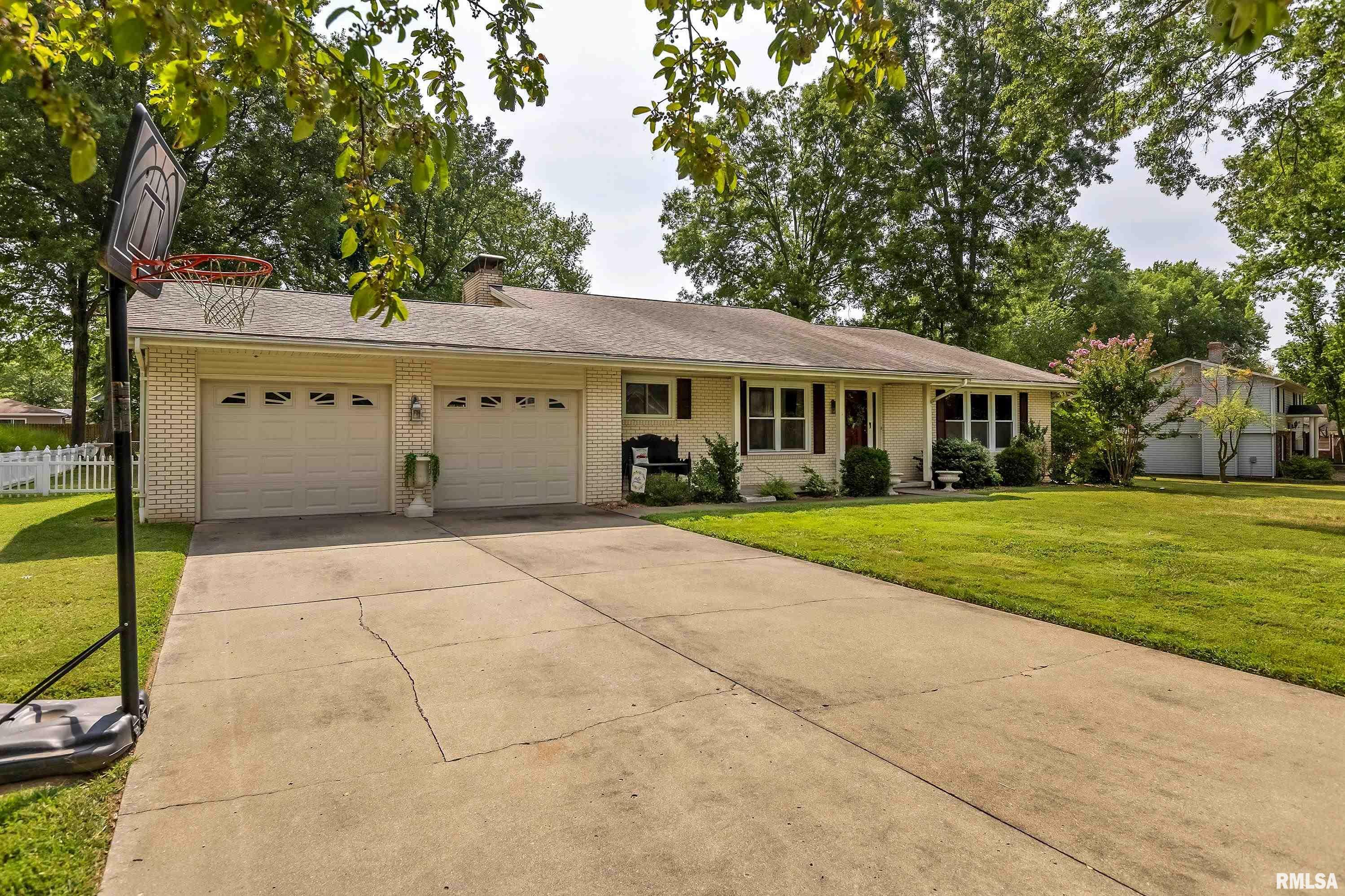 Property Photo: 404 Partridge Lane IL 62918