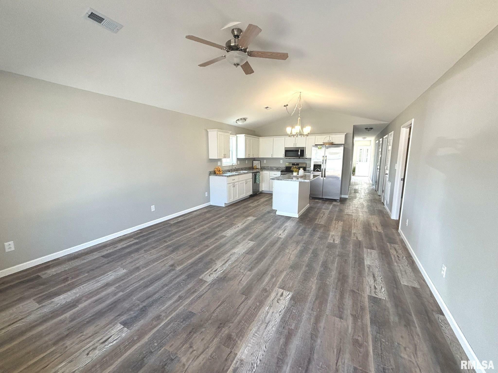 Property Photo: 509 W Warmouth Street IL 62881