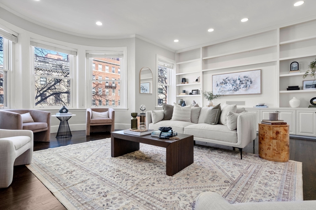 Property Photo: 285 Beacon Street 2B MA 02116