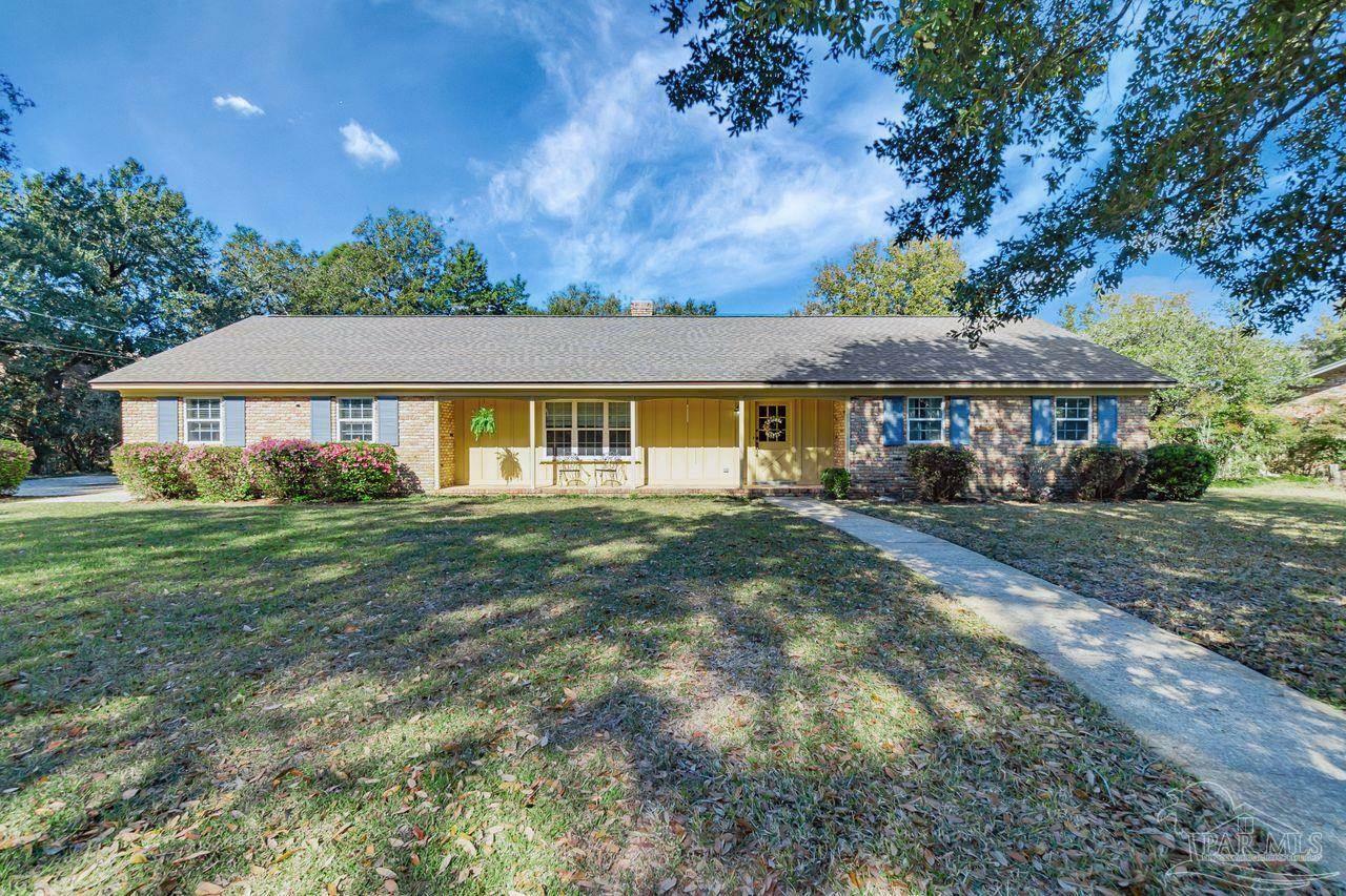 Property Photo: 6311 Alvarado Rd FL 32504