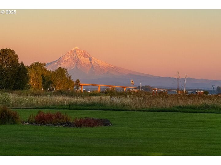 Property Photo:  5421 SE Scenic Ln 101  WA 98661 