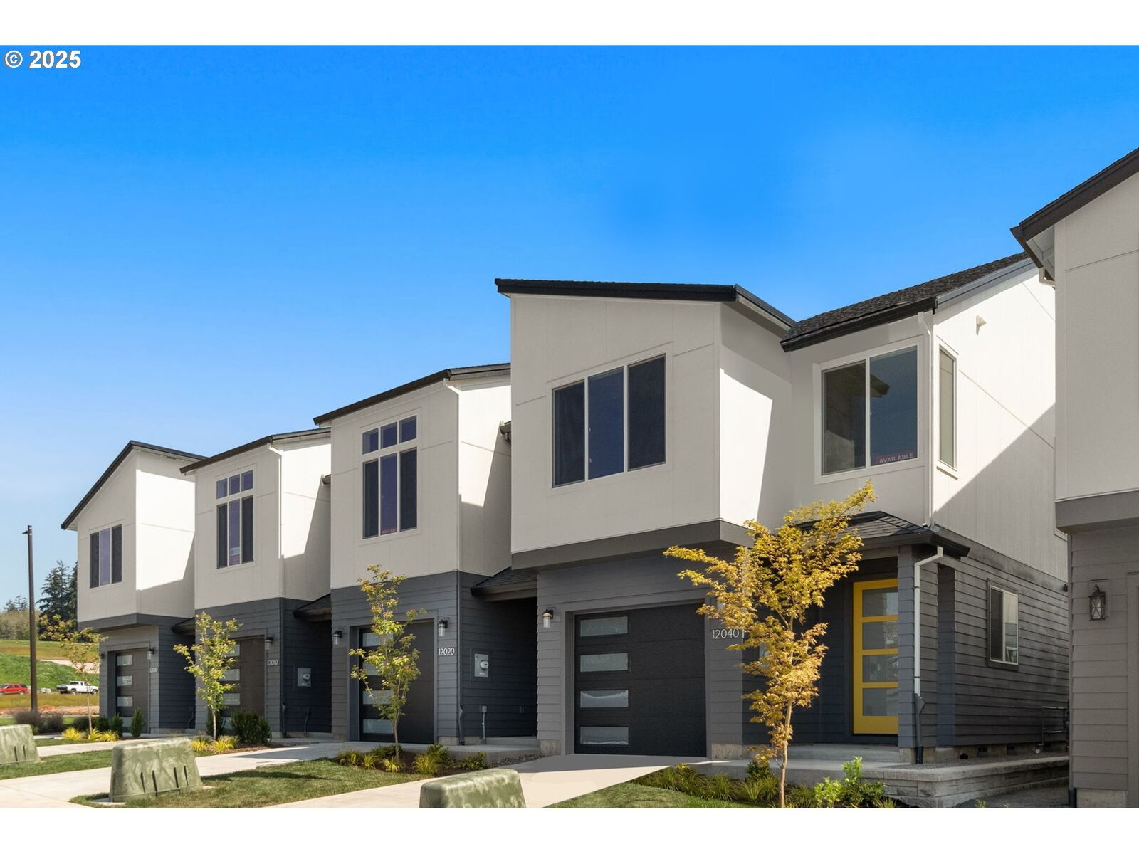 Property Photo:  12040 SW Trask St Lt96  OR 97007 