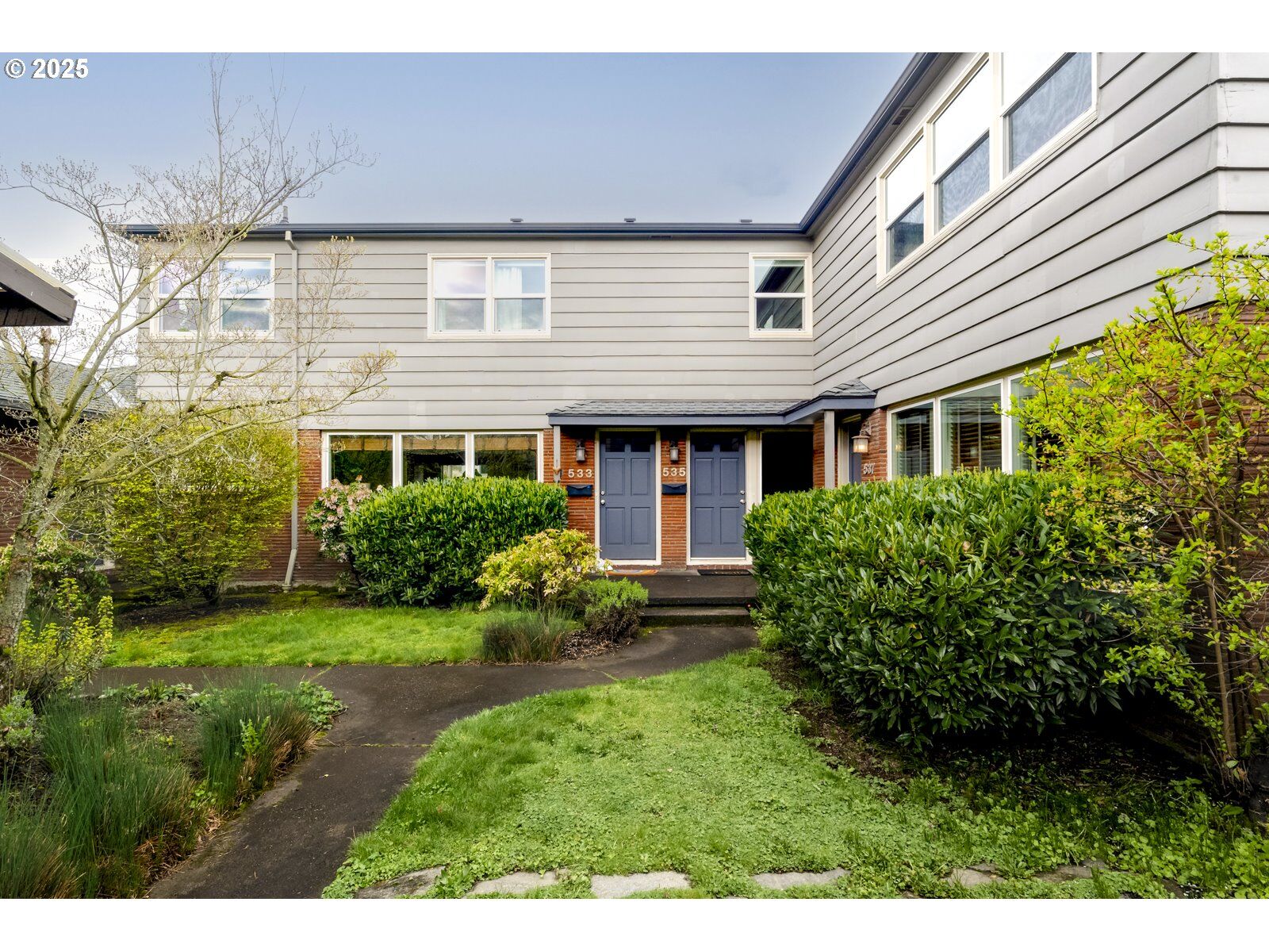 Property Photo:  535 NE Church St 3  OR 97211 