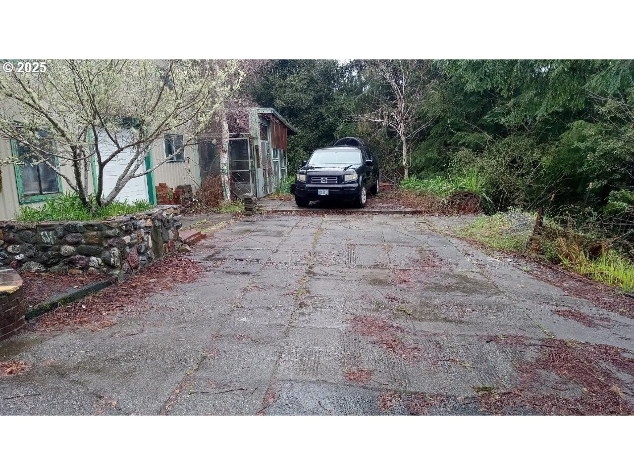 Property Photo: 15782 Winriver Dr OR 97415