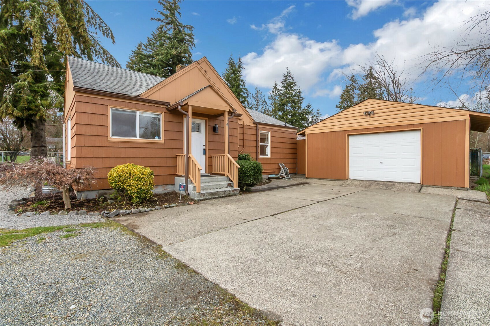 Property Photo: 3021 128th Street E WA 98446