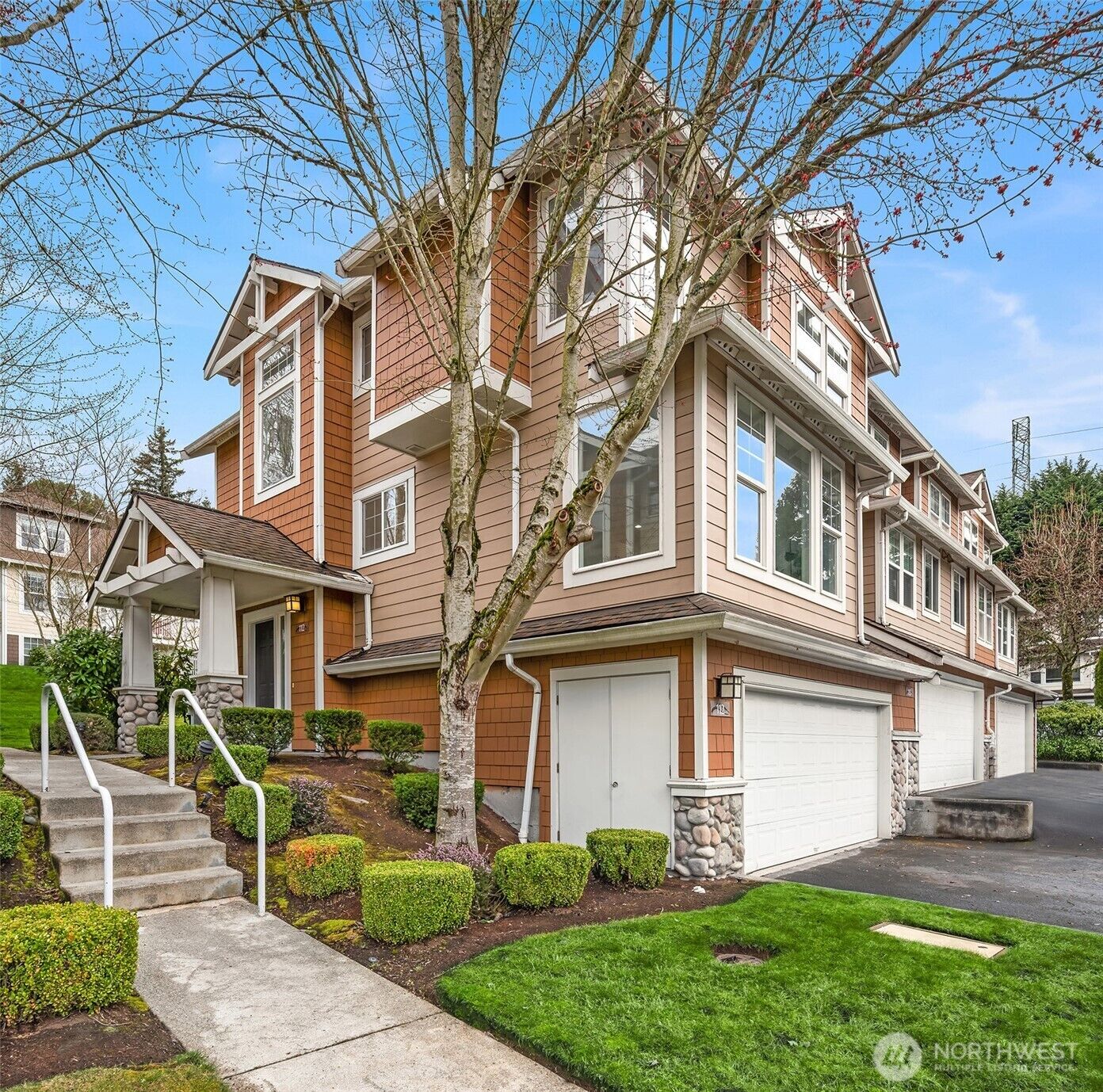 Property Photo: 12226 NE 24th Street 112 WA 98005