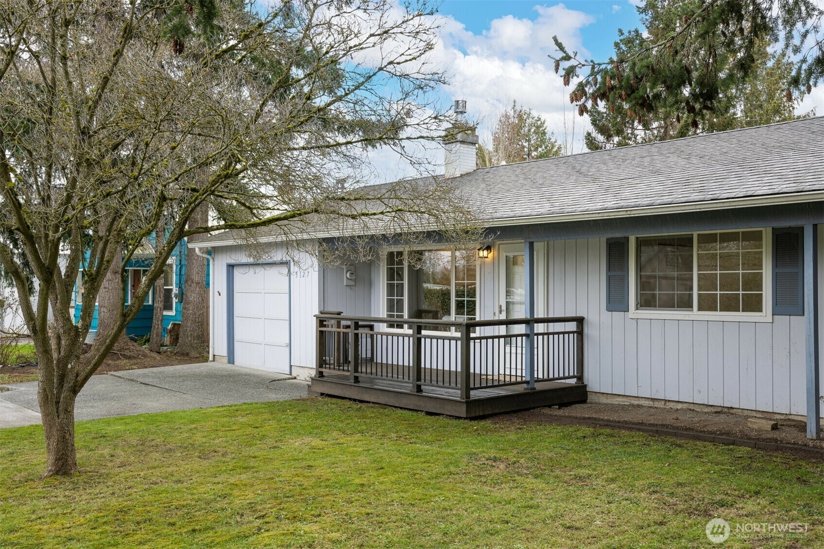 Property Photo:  3127  Laurelwood Avenue  WA 98225 