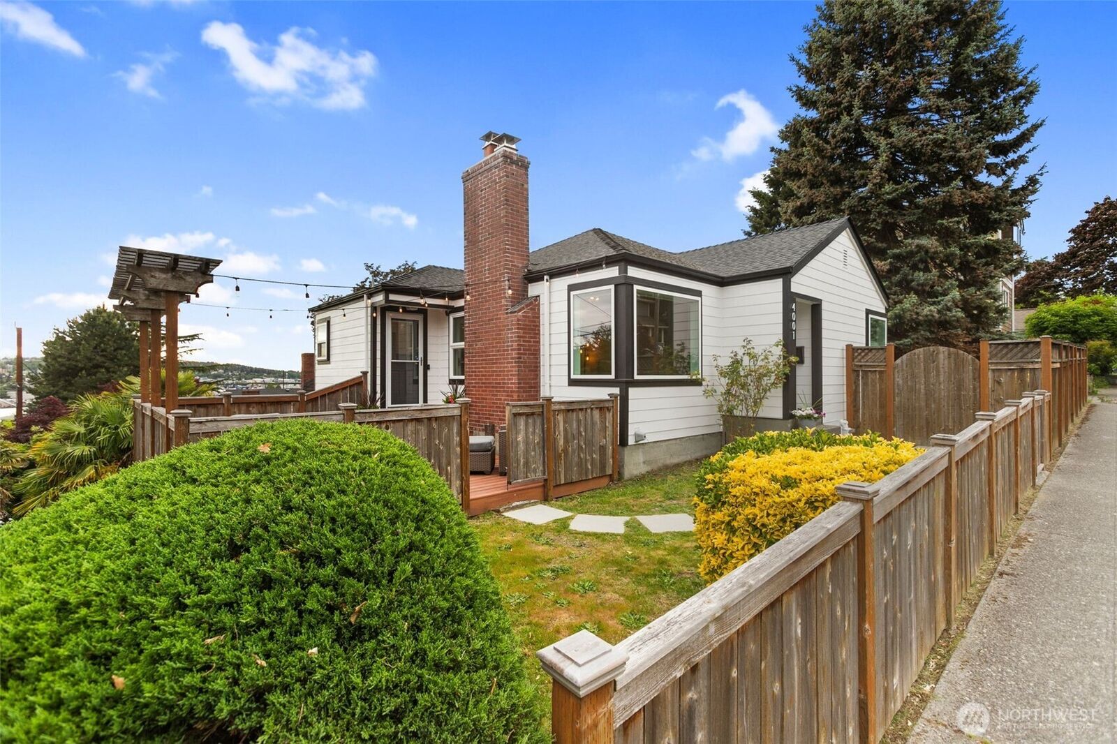 Property Photo:  4001  2nd Avenue NW  WA 98107 