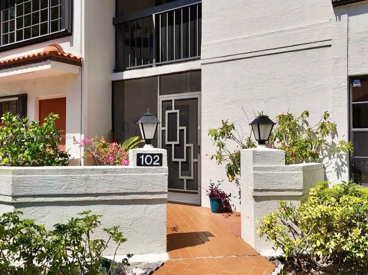 Property Photo:  9632 E Sills Dr 102  FL 33437 