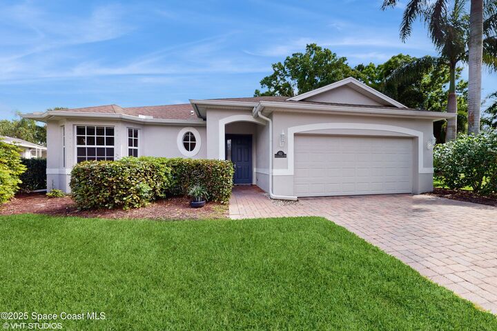 Property Photo: 652 Hatteras Court SW FL 32968