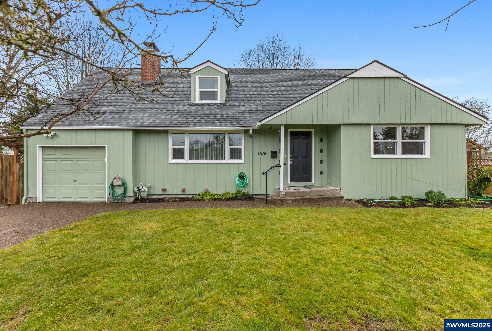 Property Photo: 1515 NW 23rd St OR 97330