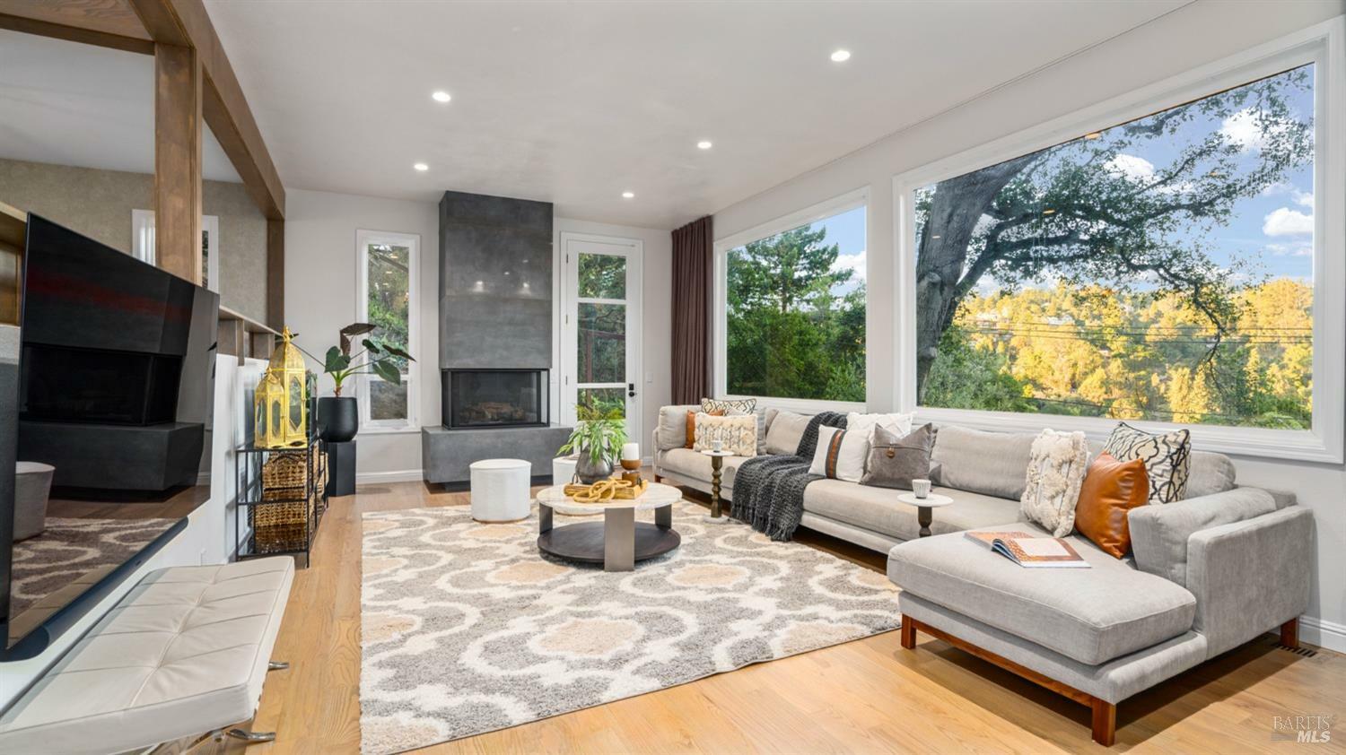 Property Photo: 5595 Estates Drive CA 94618