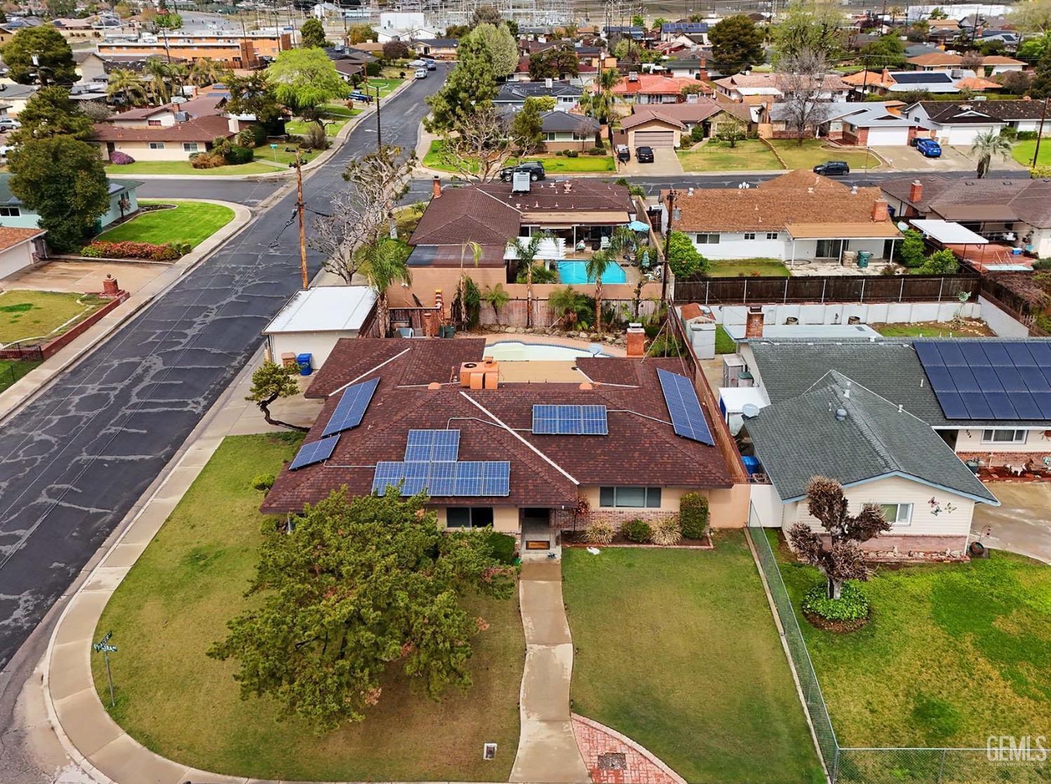 Property Photo: 200 Electra Avenue CA 93308
