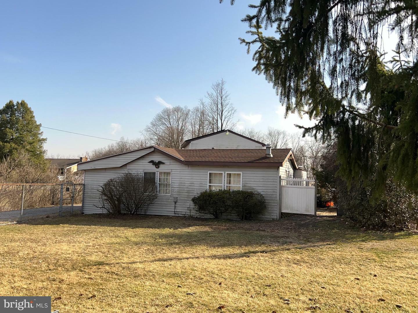 393 Sherwood Drive  Carlisle PA 17015 photo