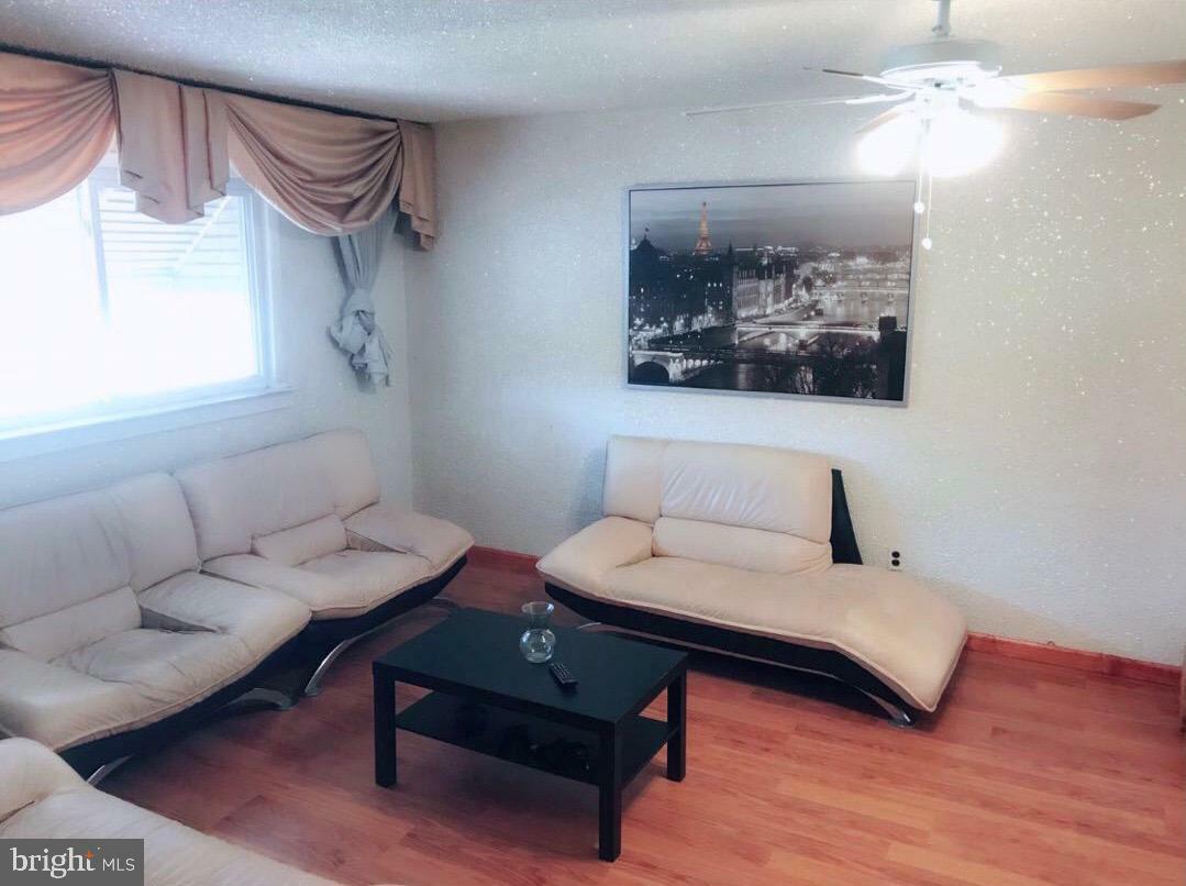 1122 W Oxford Street  Philadelphia PA 19122 photo