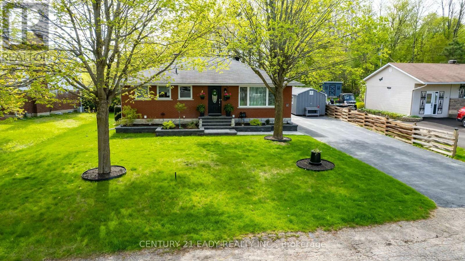 201 Wade Avenue  Renfrew ON K7V 2N3 photo